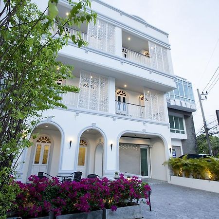 Number 4 Phuket Apartment Nai Harn Exterior photo