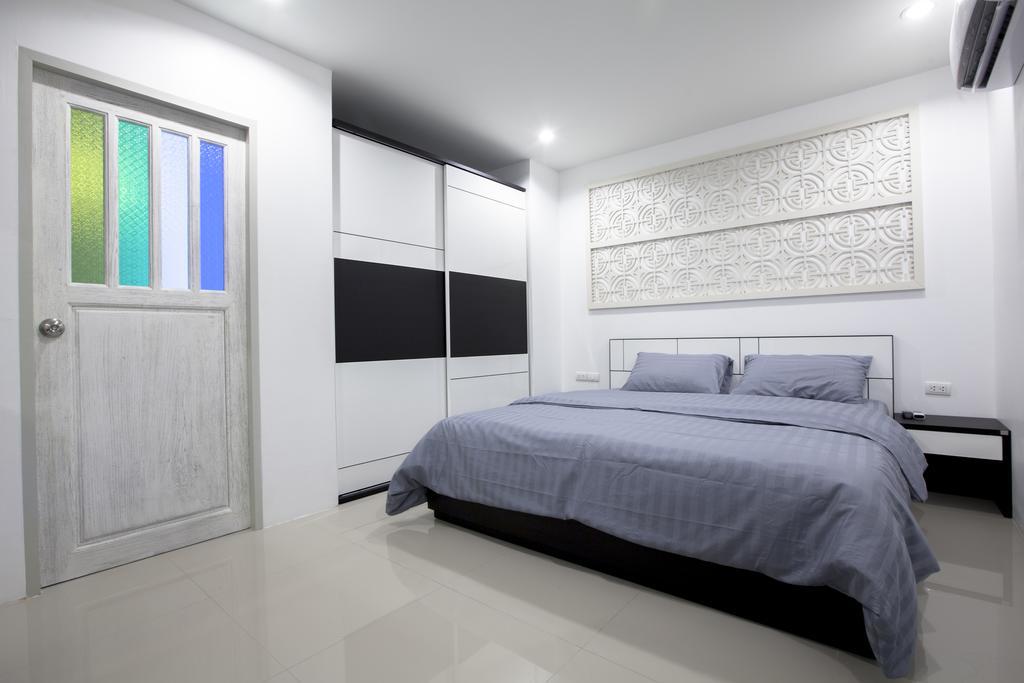 Number 4 Phuket Apartment Nai Harn Room photo