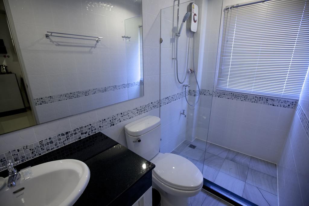 Number 4 Phuket Apartment Nai Harn Room photo