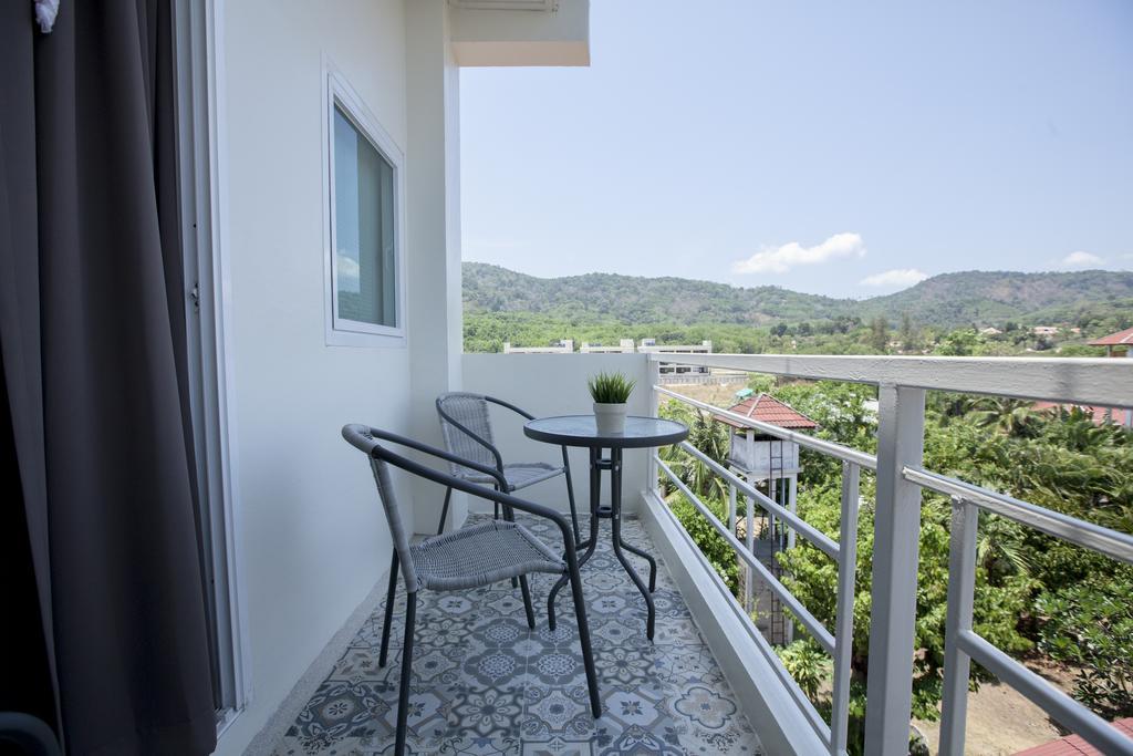 Number 4 Phuket Apartment Nai Harn Room photo