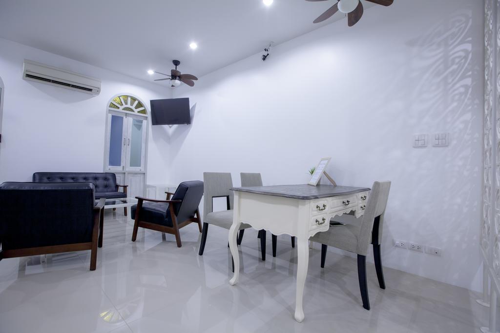 Number 4 Phuket Apartment Nai Harn Exterior photo