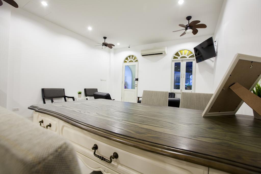 Number 4 Phuket Apartment Nai Harn Exterior photo